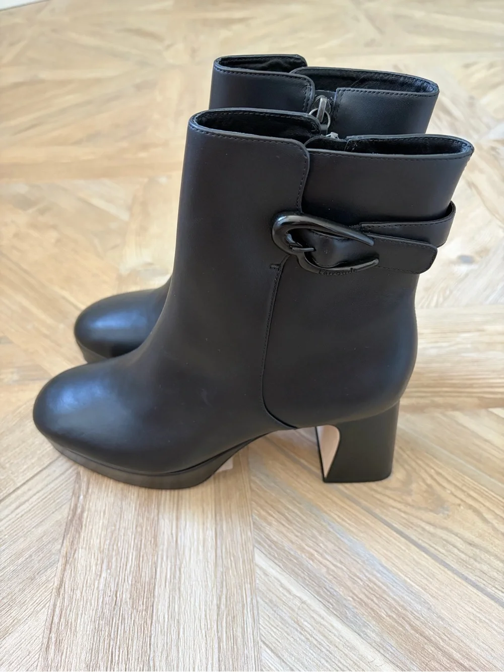 Larroude Dolly Verona Low Boot In Black Leather Size 8 Luxury Neutral